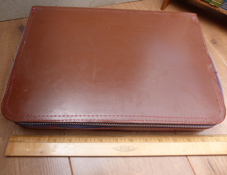 Vintage SEALED Mahjong Set in Faux Leather Carry Case Complete with 148 Pieces, Dice and Counters Portable Vintage Briefcase image 8