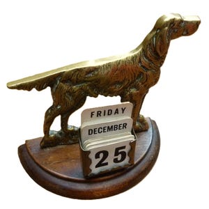 Irish Setter Dog Vintage Perpetual Calendar. Brass and Wood 1960s vintage