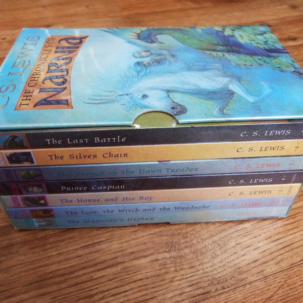 SEALED The Complete Chronicles of Narnia Collection Slipcase containing Seven Paperback Illustrated books CS Lewis 7 Book box set