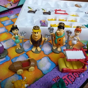 Vintage Flintstones 3D Chess Set with Folding Board Complete with 32 pieces of Flintstones characters