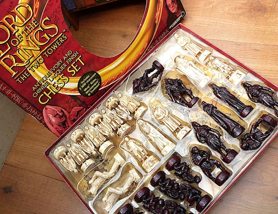 Vintage Lord of the Rings Chess Set With Folding Board Complete