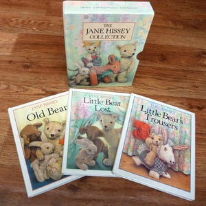 Old Bear Jane Hissey Collection of 3 Hardback Illustrated Books in Slipcase 1990s Three Book set