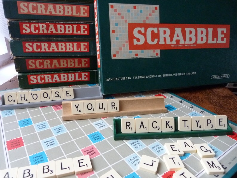 Juego de mesa Scrabble clásico de Spear's Games, de 1955. Juego original completo: tablero, atriles y 100 fichas de letras. Juego de palabras fabricado en Inglaterra. imagen 2
