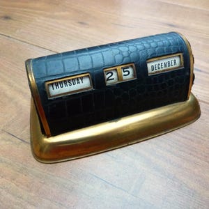 Vintage Stratton Perpetual Calendar Desk Calendar Leather Covred Deco Style 1940s Vintage Made in England