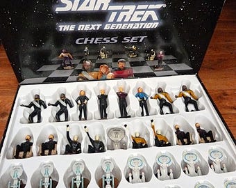 Vintage 1994 Star Trek Tri-dimensional Chess Pieces: Franklin Mint