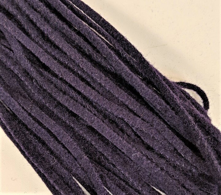 Dorr Wool Eggplant Wool Strips on Number 4 Blade 18 Inches Long 50 ...