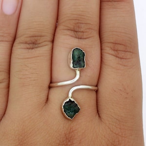 Natural Raw Green Emerald Healing Crystal May Brithstone Sterling Silver Adjustable Rings For Women Jewelry, Raw Crystal Engagement Rings