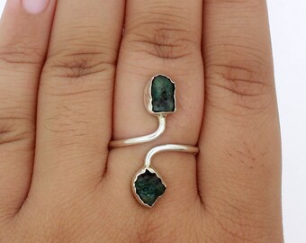 Natural Raw Green Emerald Healing Crystal May Brithstone Sterling Silver Adjustable Rings For Women Jewelry, Raw Crystal Engagement Rings