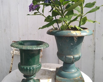 Antique French. Medici vases, choice, classic garden urn iron, 1st half 1900, plant pot, royal deco Louvre, 9  and 11,5 inch, green, patina.