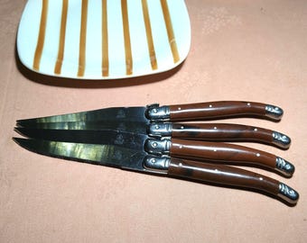 4 Laguiole dinner knives, steak knives. Brown plastic handles. Classic, vintage, 90s cult. Always sharp. Laguiole L'Eclair