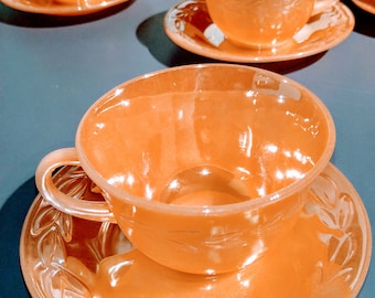 2x Left :anchor Hocking Fire King, Cups of Peach Luster, Pattern