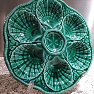 1-6 Sarreguemines France oyster plates, emerald green, 1920s-50s, barbotine sturdy. Perfect condition. Seafood appetizer, decorativ. Vintage