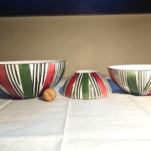Sarreguemines Mid Century. Digoin. Very rare set of 3 hand painted bowls. Great color composition. Signed model Feria. Vintage.