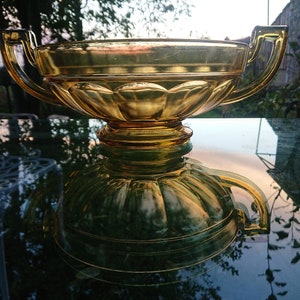 Val St. Lambert, Art Deco, Coupe Noemie, 1935, by Charles Graffart, Rene Delvenne, amber colour, top condition, bottom signed Val St Lambert image 1