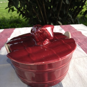 Boch butter dish, small cow, ceramic, Barbotine, wine red, antique, original condition, 30/40s. Signed Boch La Louviere, Franco-Belgian