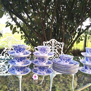 Boch DRAGON service 10 persons, 30 pieces, antique vintage, tea, coffee, brunch, wedding breakfast exclusive. Rare, good condit. La Louviere