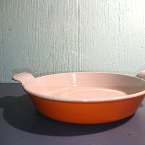 Rare: 1 André Cousances large gratin dish left. Before merger with Le Creuset. 22cm, 9 inches. Enamelled, cast iron. Classic round. Vintage.