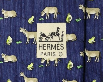Corbata de seda para hombre Hermes con estampado caprichoso de vacas y ranas 7893 / Corbata