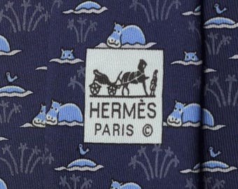 Cravate en soie pour homme Hermès, motif hippopotames fantaisistes 5271 |