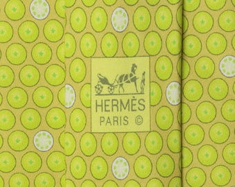 Cravate en soie pour homme Hermès, motif agrumes fantaisie 5300 |