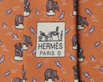 Corbata de seda para hombre Hermes con estampado de osos y peces (modelo 5002)