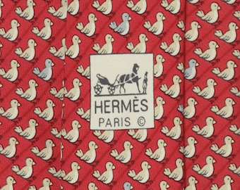 Corbata de seda para hombre Hermes con estampado de pollitos caprichosos 7964 / Corbata