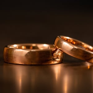 男性または女性用の 18k ローズ ゴールド リング、高光沢ローズ ゴールド結婚指輪、男性または女性用のローズ ゴールド タングステン リング