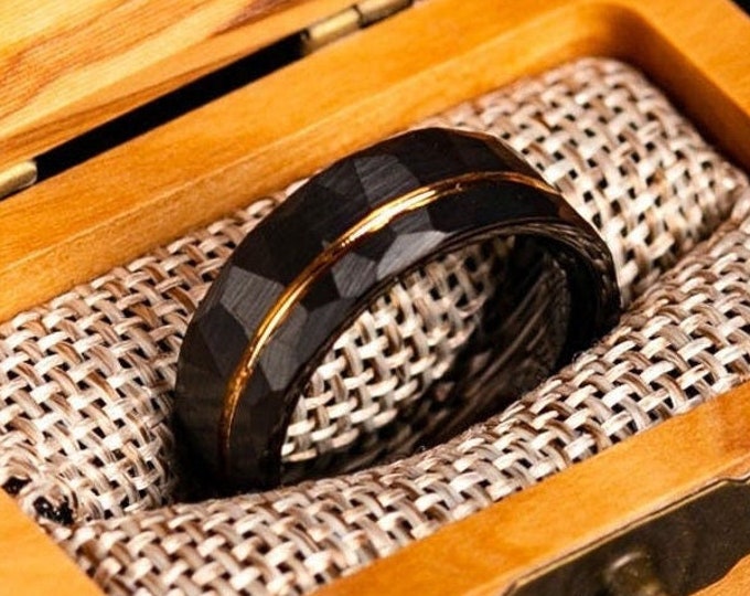 Black and Gold Wedding Band, Hammered Black Engagement Band for Men, 18k Gold Wedding Band, Hammered Ring for Men