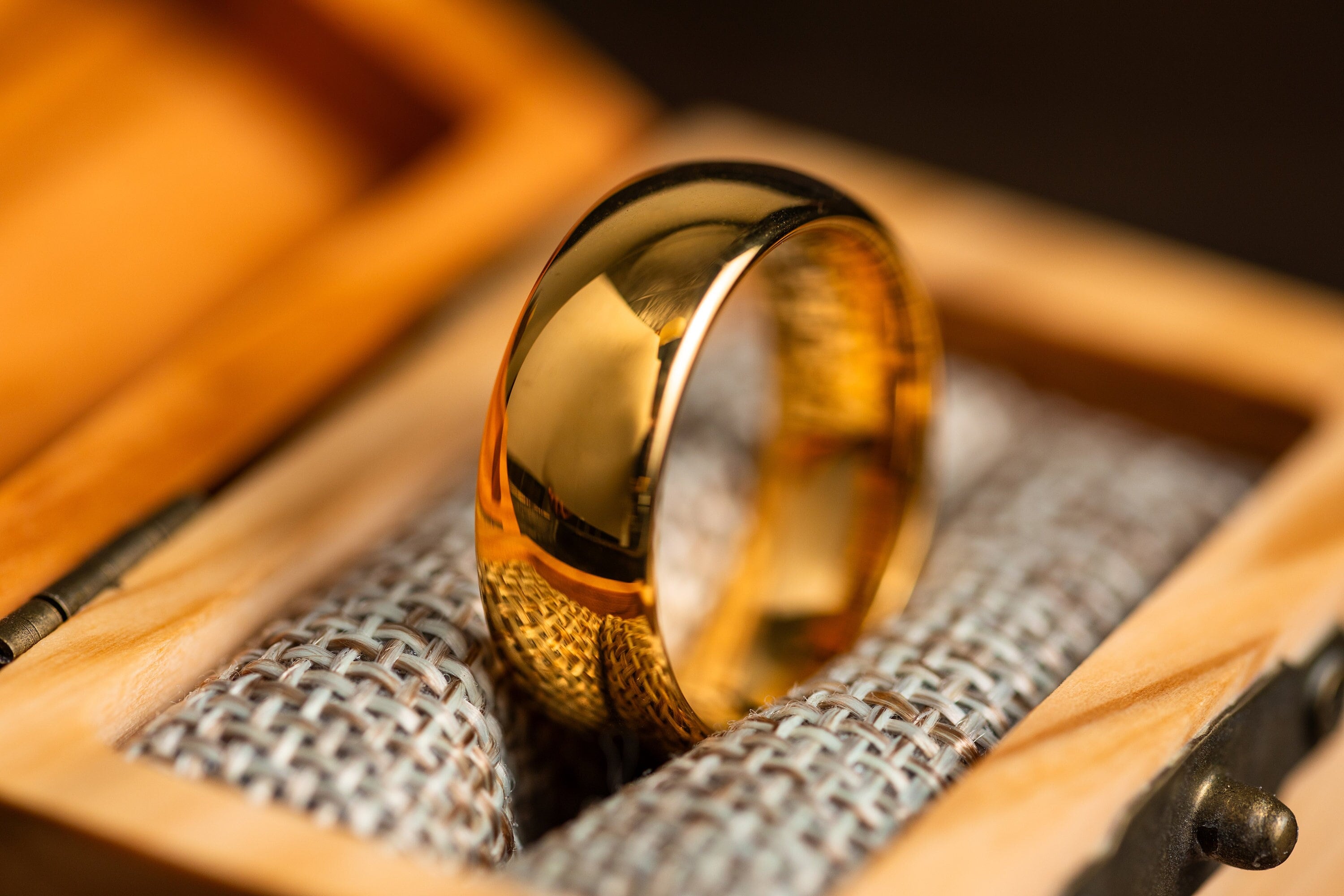 Liangzhou Jewelry 18k Gold Rings for Men AAA Cubic Zirconia Diamond  Engagement Wedding Mens Ring(Gold,9)|Amazon.com