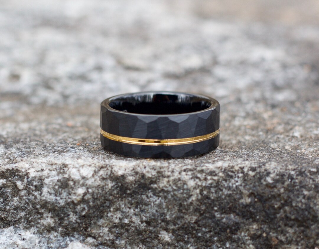HAMMERED BLACK WEDDING Ring With Yellow Gold, Hammered Ring, Yellow