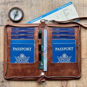 Funda de pasaporte grande de cuero marrón personalizada, funda para pasaporte familiar con cremallera, billetera de viaje personalizada para pasaporte, bolsa de pasaporte segura con 6 compartimentos