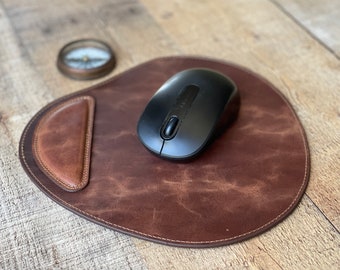 Leather Mouse Pad, Personalized Mouse Pad, Engraved Mouse Pad, Custom Mouse Pad, Handcrafted Oval Mouse Pad, Desk Pad, Top Grain Leather
