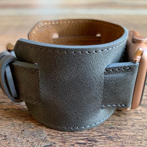 Correa de cuero personalizada para Apple Watch de 38, 40, 41, 42, 44, 45 y 49 mm. Correa hecha a mano para Galaxy, Pixel y Fossil Fitbit iWatch. imagen 11