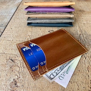 Personalizado antic cuero delgado tarjeta titular, caja de la tarjeta de crédito, funda de tarjeta minimalista cartera delgada, regalos personalizados de los padrinos, cartera de cuero