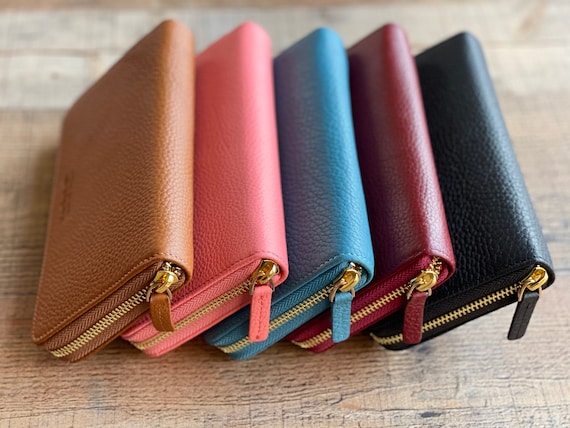 ◇MARNI◇ Leather Zipper Card Holder Tulip PFMO0111U0P694800 Grey credit card holder with Marni Symbol logo | Marni