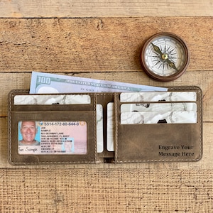 Portefeuille en cuir moka antique personnalisé, portefeuille à deux volets classique, cadeau personnalisé en cuir vieilli fin, cadeau d'anniversaire monogramme portefeuille unisexe