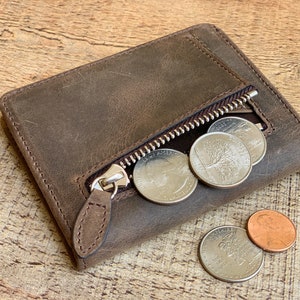 Monedero de cuero Antic Mocha, Cartera Bifold Clásica, Regalo de cuero desgastado delgado personalizado, Monedero minimalista unisex hombres monograma mujeres