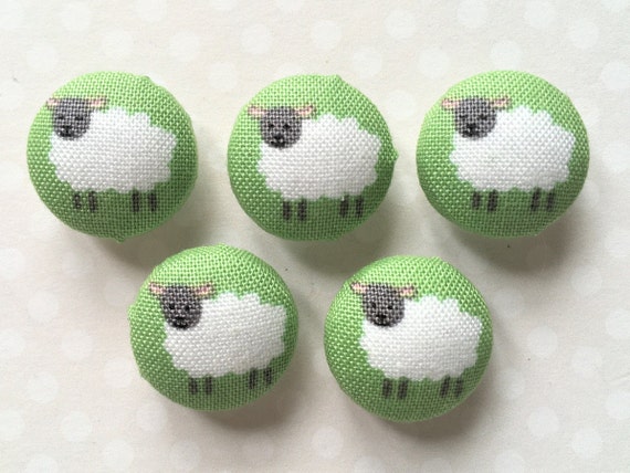 5 x Handmade 19mm Bees design fabric covered buttons-Our own fabric
