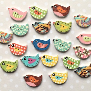 BIRD BUTTONS x 10, Cute wooden bird buttons, Little bird buttons, Craft buttons, sewing accessories, novelty buttons.