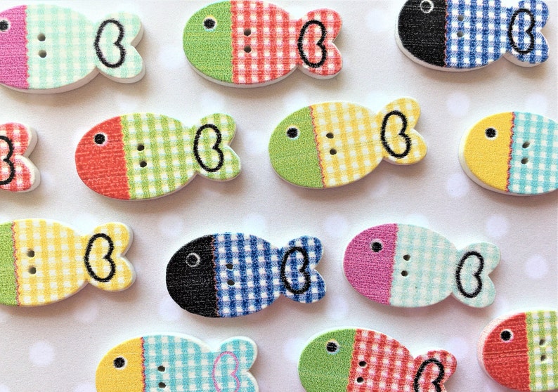 Wooden Fish Buttons, Coastal Sewing Embellishments (25mm) (set of 8) - Etsy