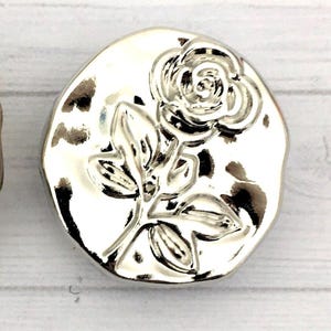 Rose design metal shank buttons 18mm and 23mm image 5