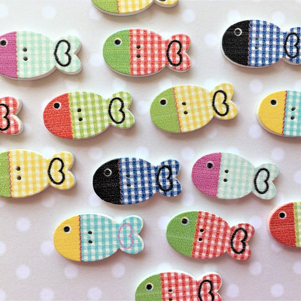 CUTE FISH BUTTONS x 8,  wooden fish buttons 25mm x 13 mm, Sea life buttons, Wooden coastal style buttons, Fish buttons.