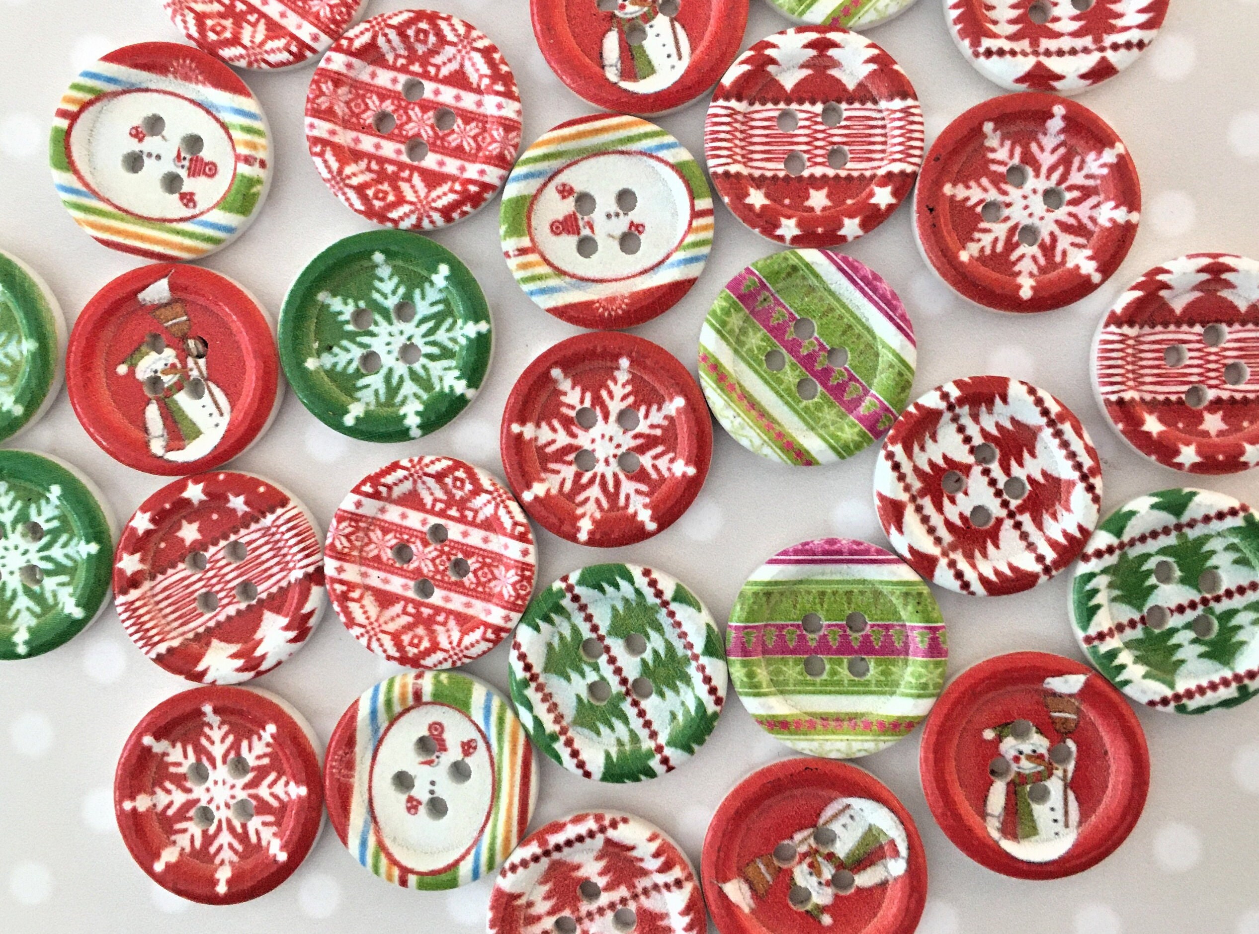 18 mm CHRISTMAS PATTERNED BUTTONS x 10, Round wooden Xmas buttons, 18mm  Christmas buttons, Xmas craft decoration, Craft buttons.