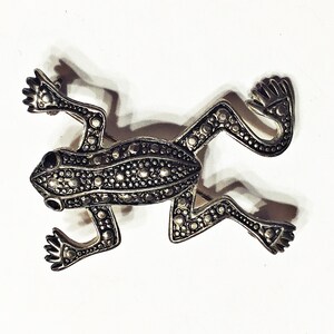 c1970s Faux Marcasite Silver Tone Frog Pin