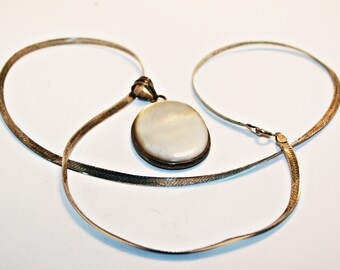 Vintage Sterling Silver Mother of Pearl Pendant Necklace