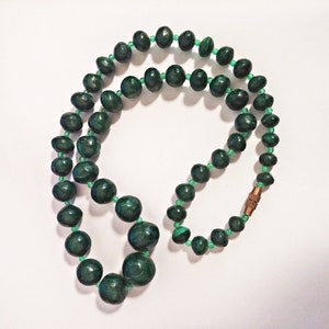 jaren 30 - Antieke art-deco malachietketting - 21,5 inch lang