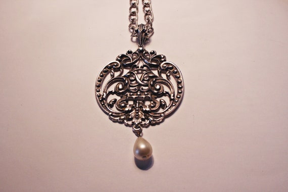 Vintage Avon Silver Tone Ornate Drop Necklace - image 8