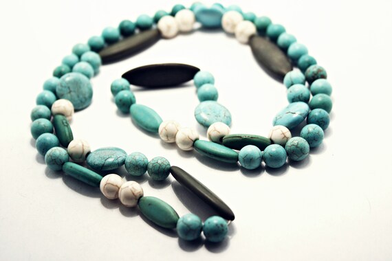 28" Vintage Blue and White Howlite Necklace - image 10