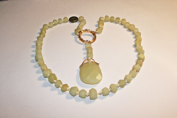 Vintage Celadon Green Soapstone Sautoir Necklace - image 5