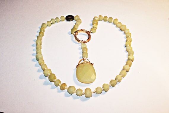 Vintage Celadon Green Soapstone Sautoir Necklace - image 4